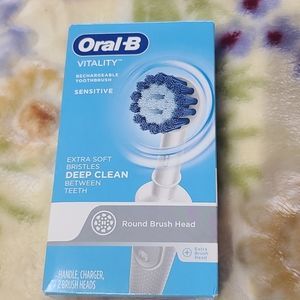 Oral -B Vitality Rechargeable Toothbrush Floss Ac
